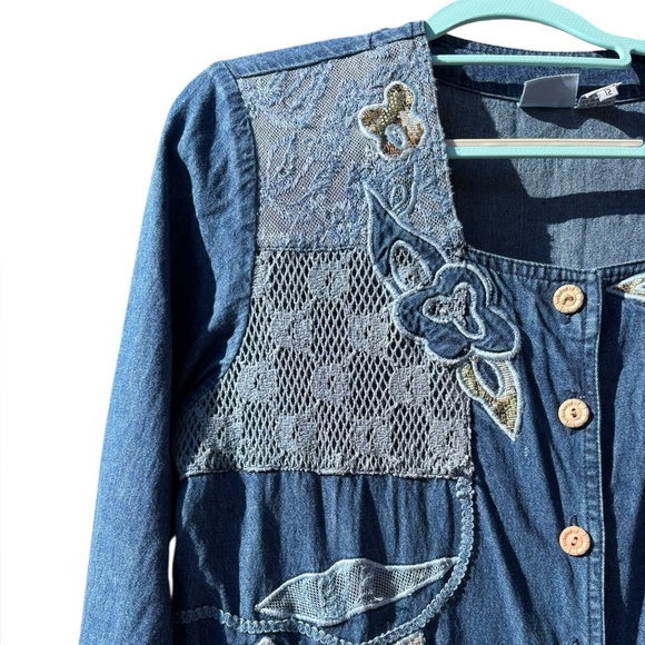 Farmhouse Denim Jumpsuit with Stylish Floral Embroidery - Picture 3 of 8